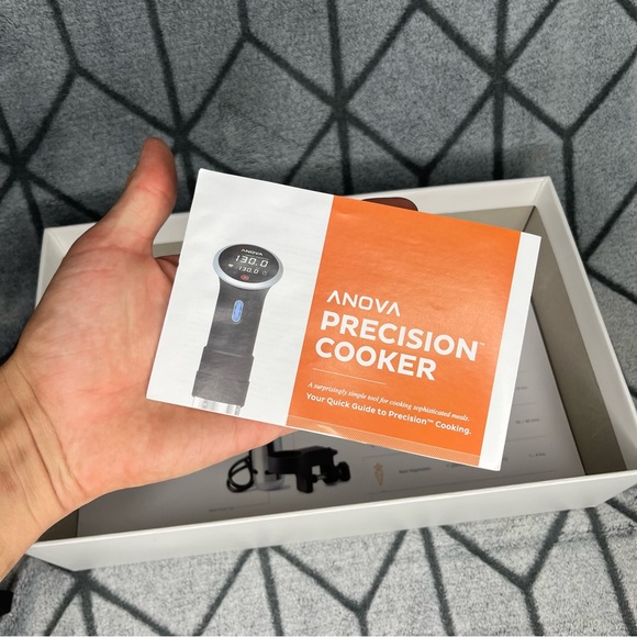 Anova Culinary Sous Vide Precision Cooker B1 - Picture 8 of 9